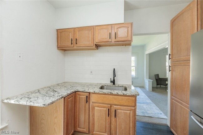 Building Photo - 2035 Chesterland Ave