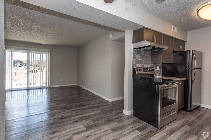 1BR, 1BA - 762SF - Parc at Prairie Grass