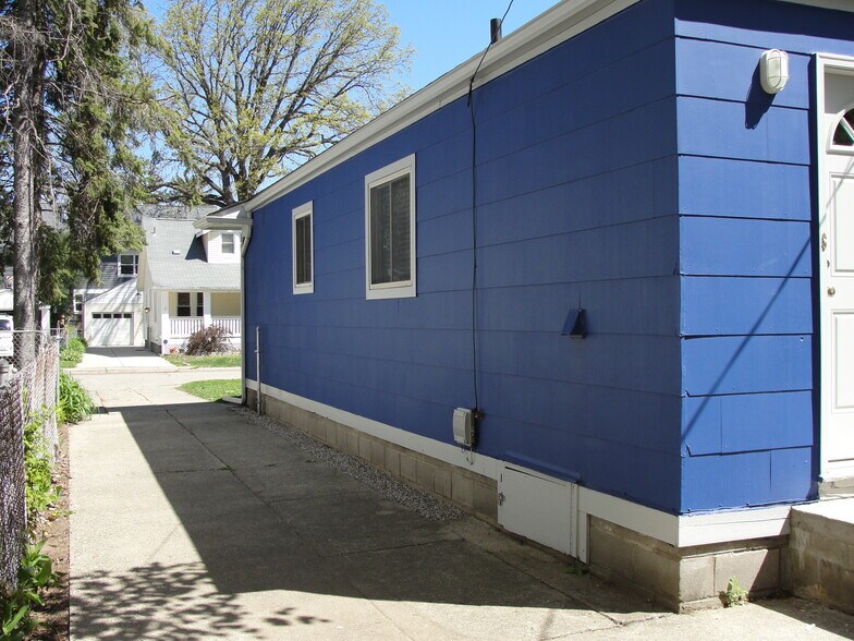 Building Photo - 624 Frederick St