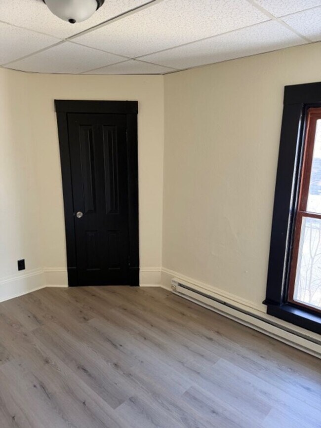 Building Photo - 303 Logan Ave