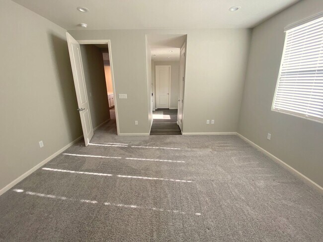 Building Photo - Built 2022 Sparks Spanish Springs 4+ Bedro...