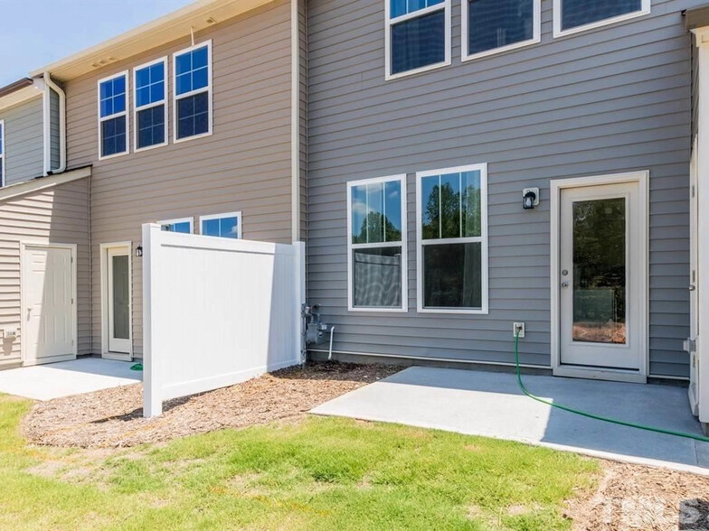 Building Photo - Room in Townhome on Scholar Dr