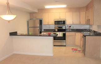 Building Photo - 10 Waterfall Dr