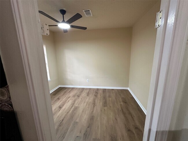Building Photo - 13634 Cedar Point Dr