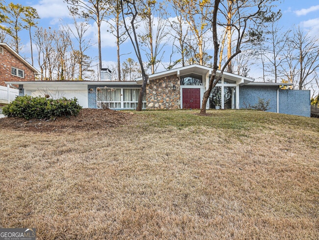 Building Photo - 3590 Cloudland Dr