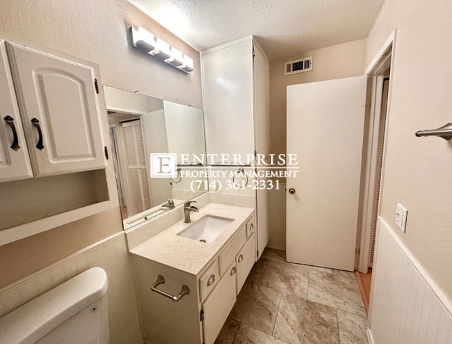 Building Photo - Move-In Ready Gem: Charming 1-Bedroom and Loft in Rancho Santa Margarita