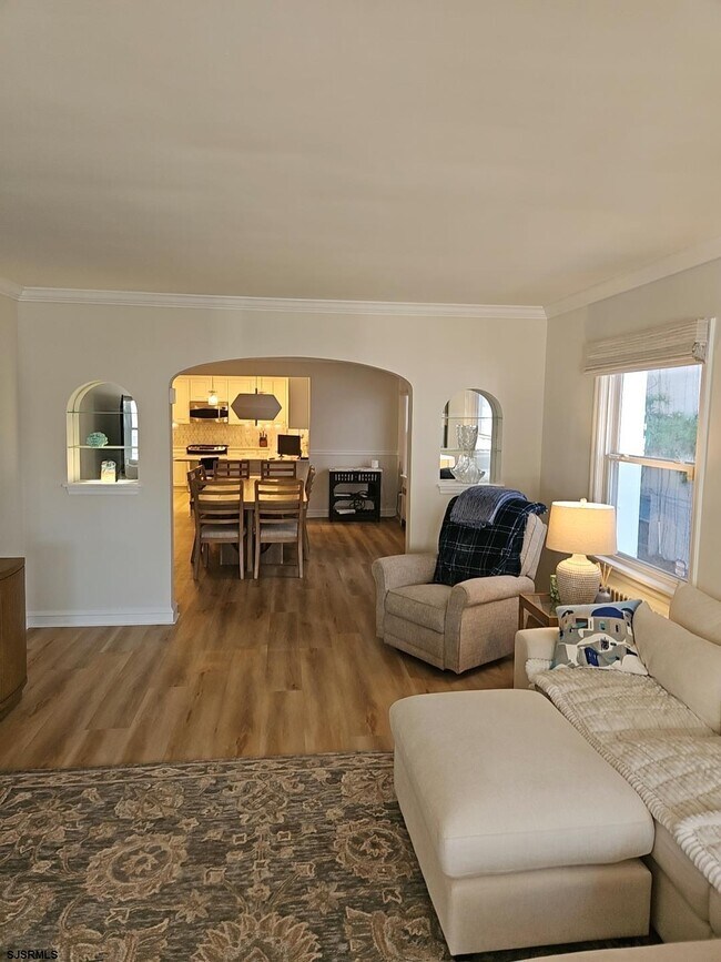 Building Photo - 107 S Dover Ave