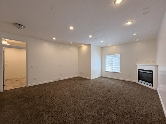 Building Photo - Peppercorn