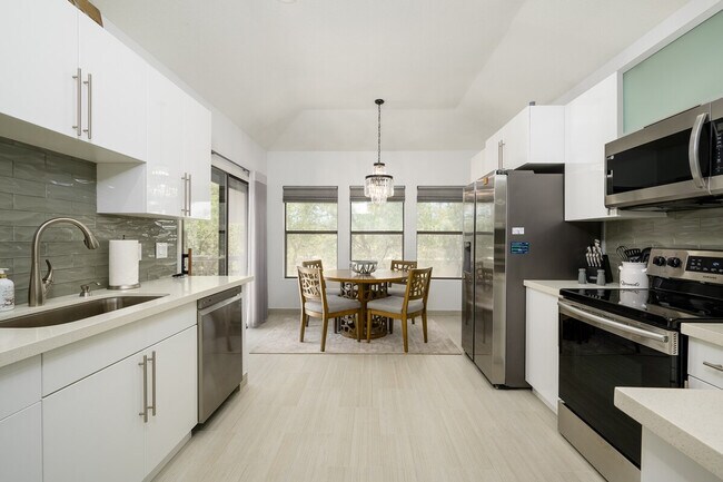 Building Photo - 7272 E Gainey Ranch Rd