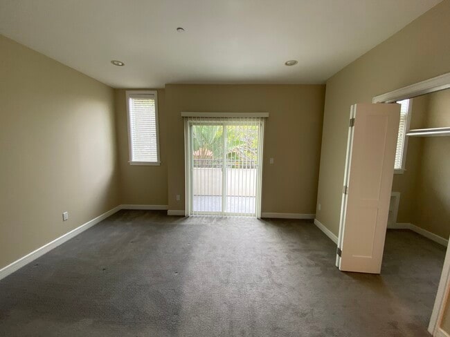 Master bedroom with open closet door - 1804 10th St