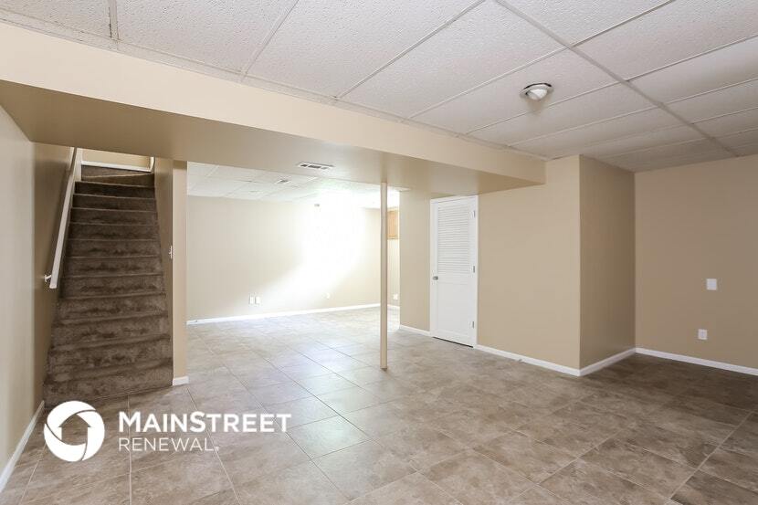 Building Photo - 933 NE Bristol Dr