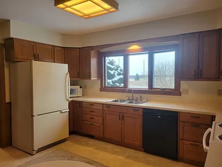 Building Photo - 16981 M-52