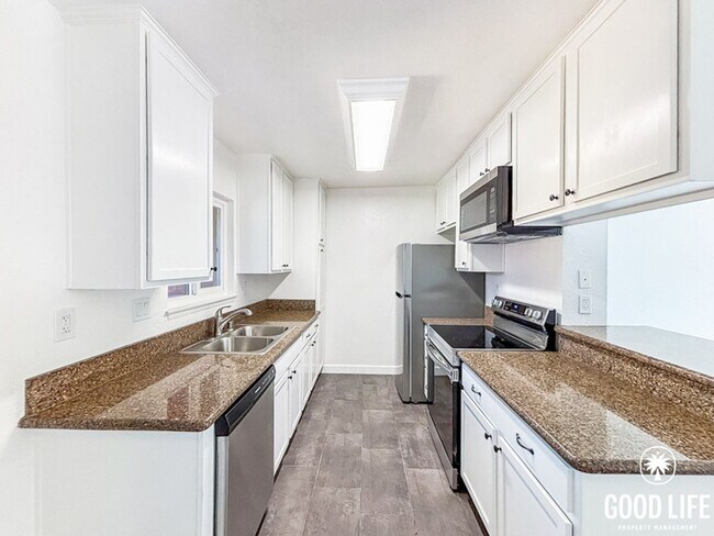 Building Photo - Stunning 2BD/2BA Condo in El Cajon W/ A/C, Private Balcony, Updated Kitchen, Coin-Op Laundry, & C...