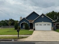 Building Photo - Gorgeous Home in Fleetwood!