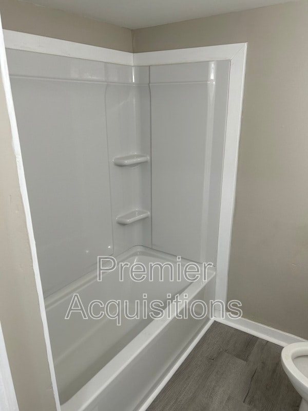 Building Photo - 825 Easton St