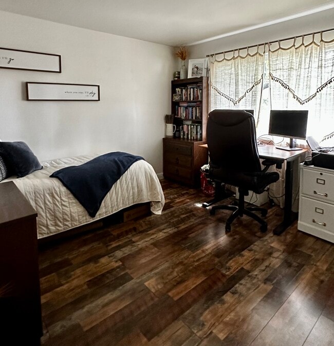 Building Photo - 825 Banyan Dr