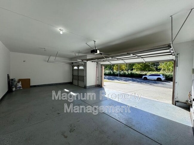 Building Photo - 30906 Crystalaire Dr