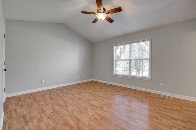 Building Photo - Nicely updated and well-maintained 3 bedro...