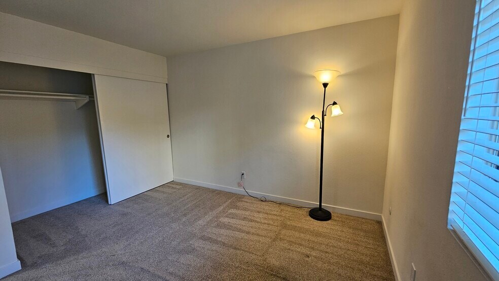 Building Photo - 7964 Mission Center Ct