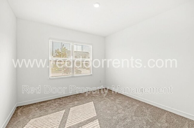 Building Photo - 2224 Boxwood Dr