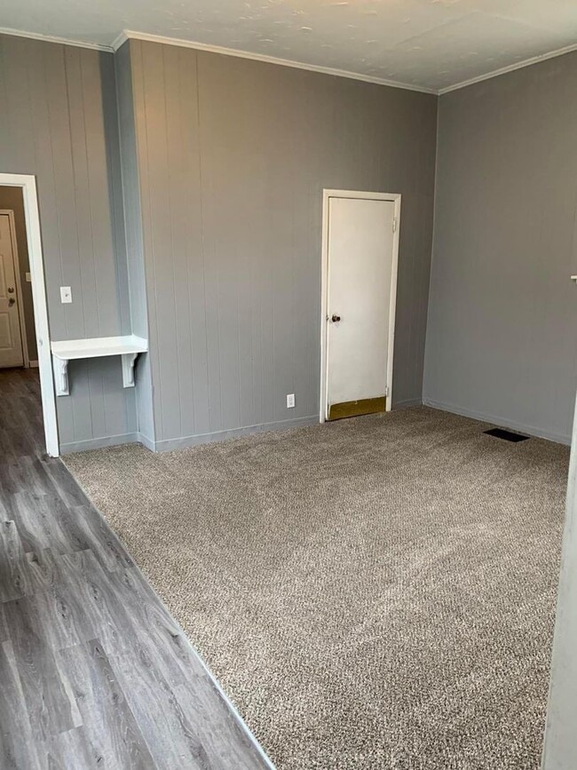 Building Photo - 1311 Harriet St