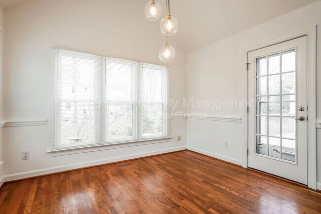 Building Photo - 105 Wagon Trail Dr