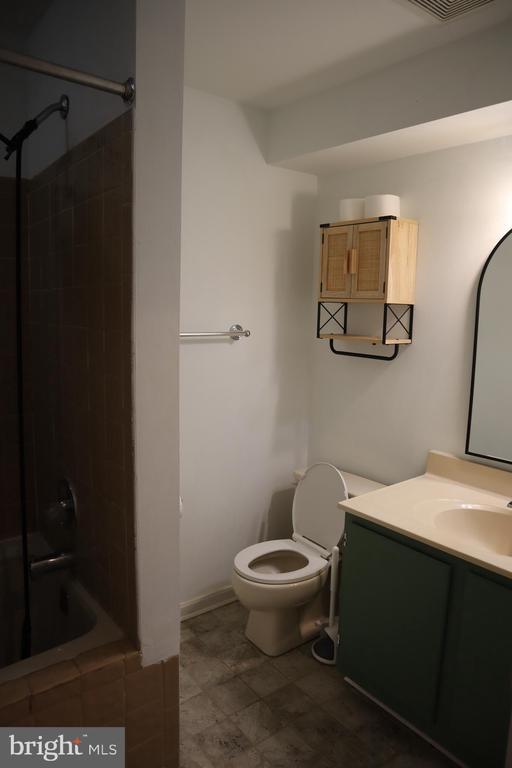 Building Photo - 36 E Wheeling St