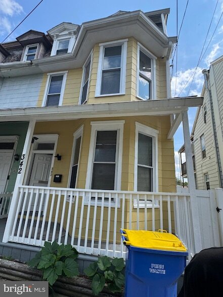Building Photo - 342 S Catherine St