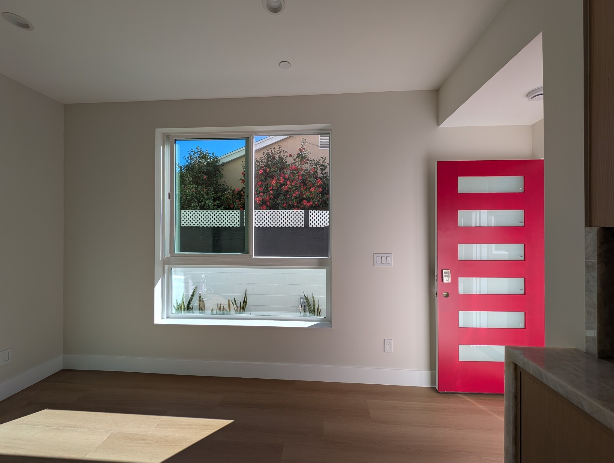 Building Photo - 6330 Mary Ellen Ave