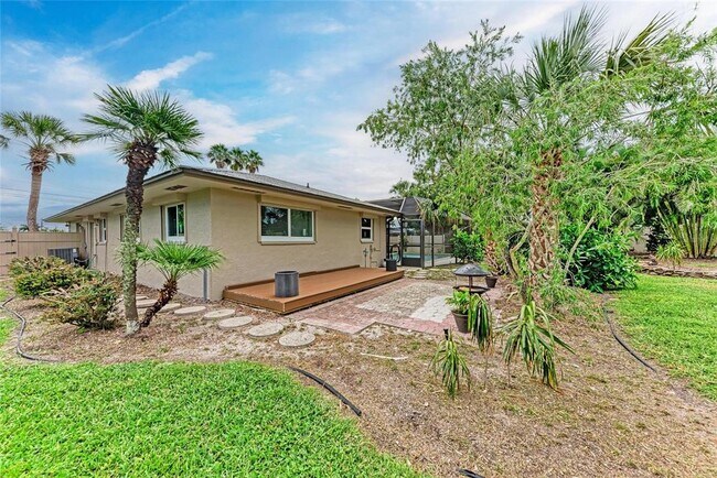 Building Photo - 451 N Shore Dr