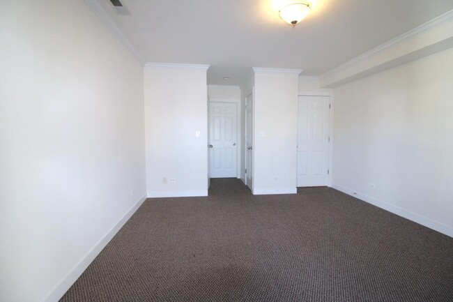 Building Photo - 2 bedroom in Chicago IL 60622