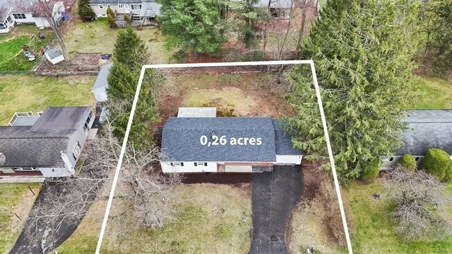 Building Photo - 13 Brookside Ave W