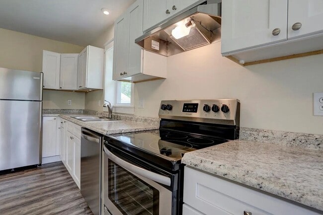 Building Photo - 207 Falmouth Rd