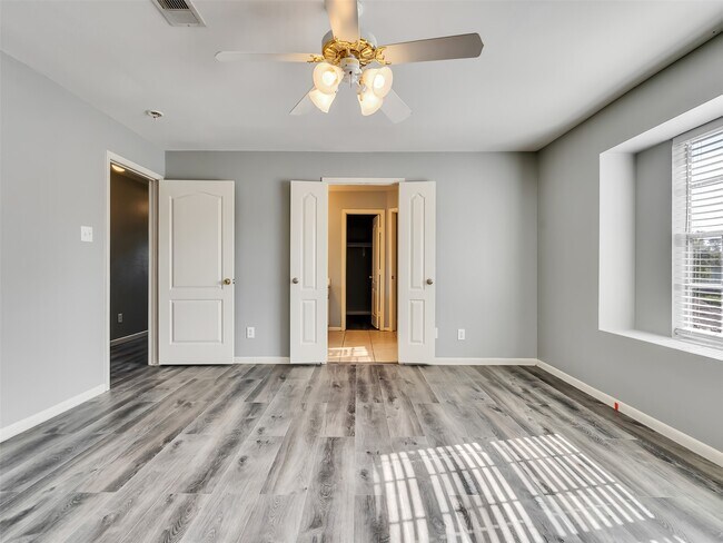 Building Photo - 11703 Emerald Hill Dr