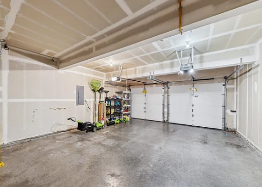 Building Photo - 1340 NW Redwing Dr