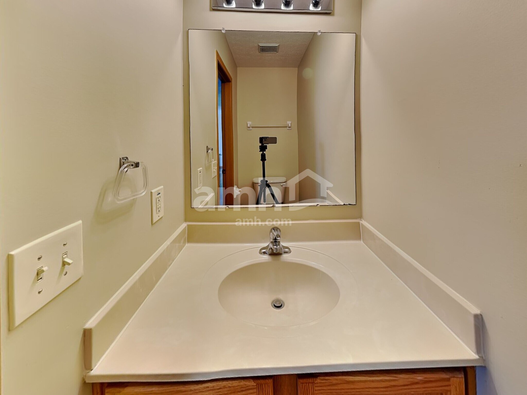 Building Photo - 1162 McNeil Dr