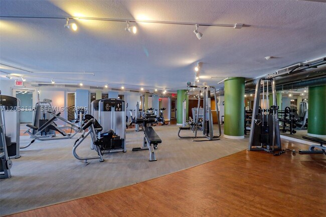 Building Photo - 2681 N Flamingo Rd
