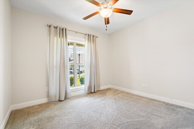 Building Photo - 774 Dunker Ave