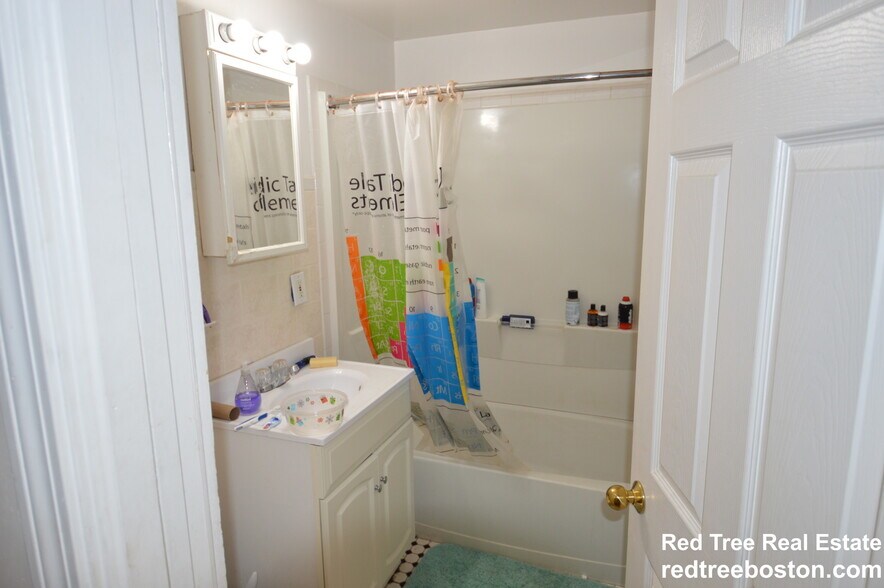 Building Photo - 62 Egmont St