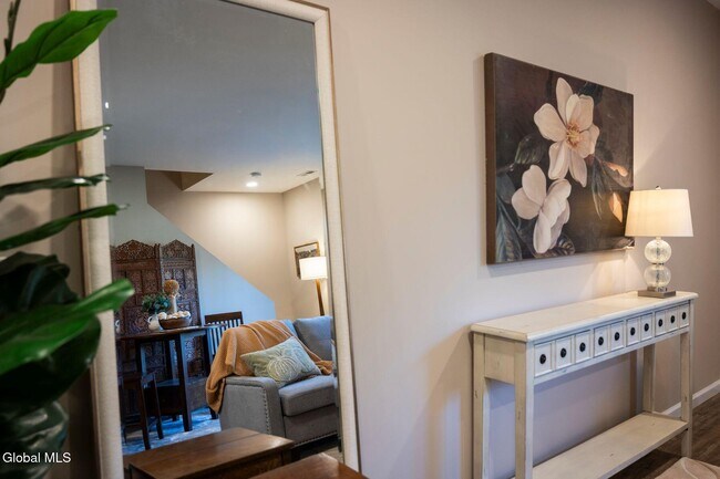 Building Photo - 166 Jefferson St