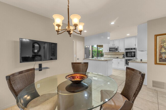 Building Photo - 31 Stanford Dr