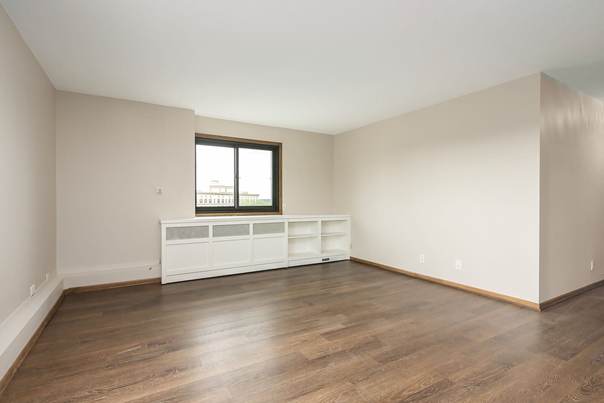 Building Photo - 410 Groveland Ave