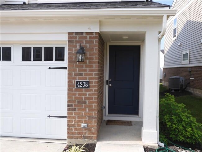 Building Photo - 4208 Aine Dr