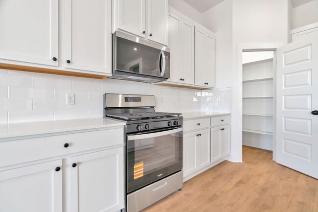 Building Photo - Brand-New Luxurious 4 Bedroom in Bentonville!  FENCE INCLUDED!