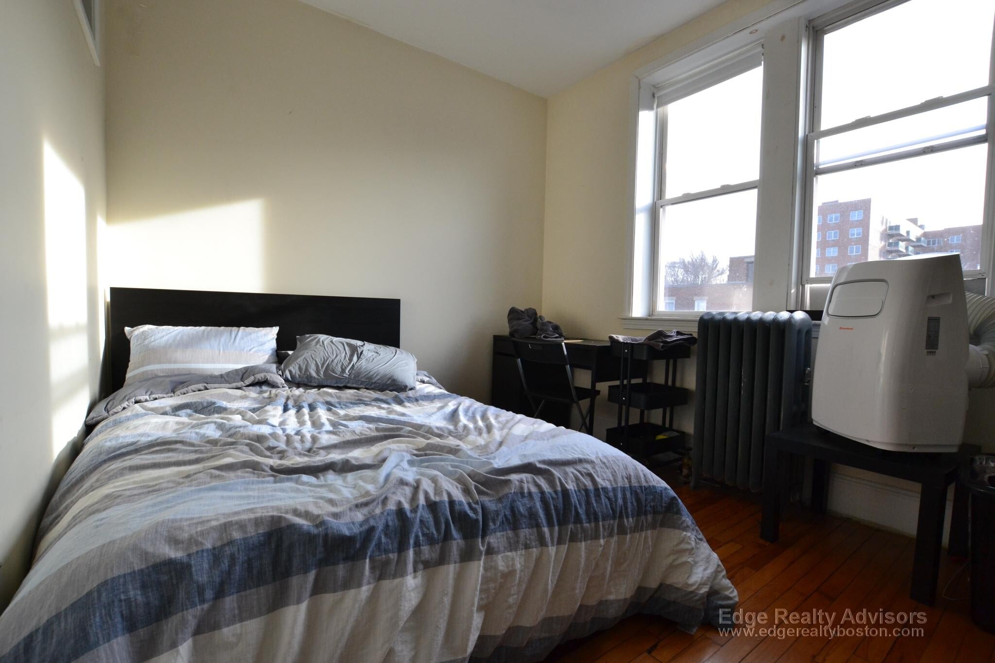 Building Photo - 150 Amory St