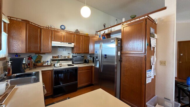 Building Photo - Great Furnished House In Fort Collins with all utilities included