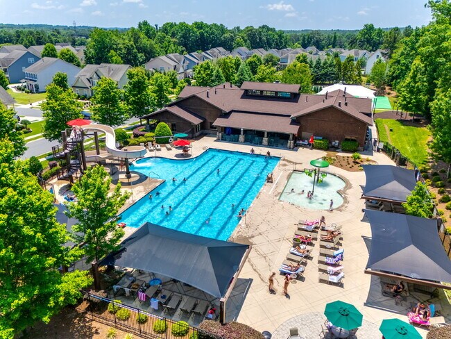 Building Photo - Amenity-Rich neighborhood!