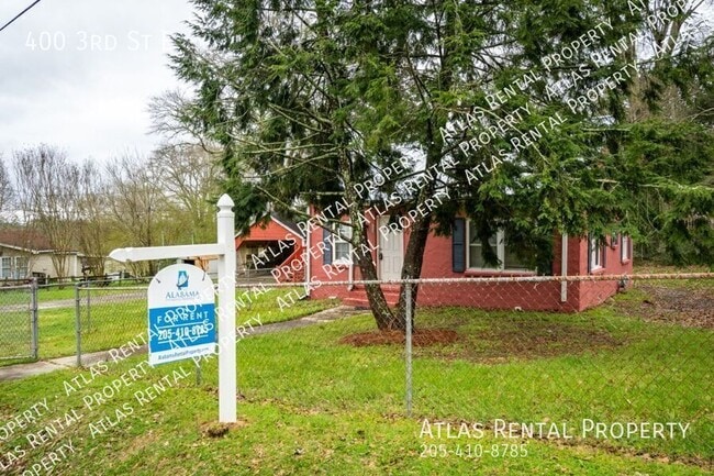 Building Photo - 400 3rd St E