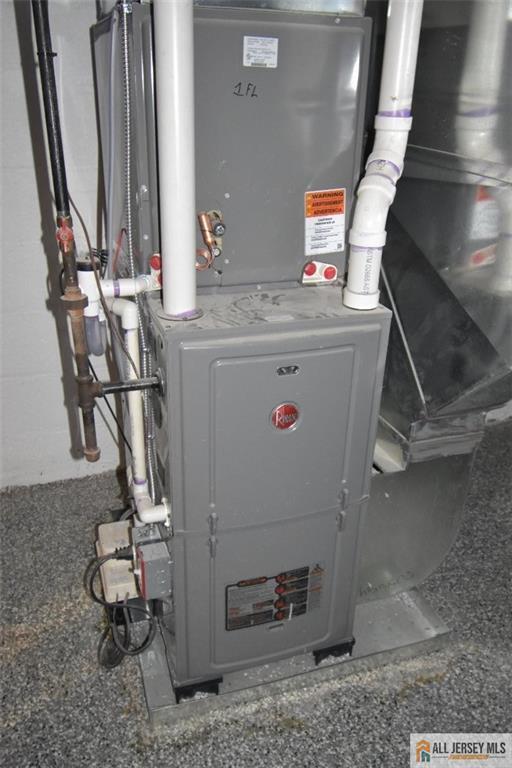 Building Photo - 1 Lee Ave