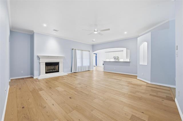 Building Photo - 835 Evergreen Ln